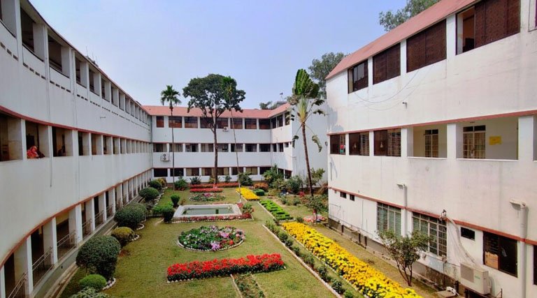  Holy Family Red Crescent Medical College